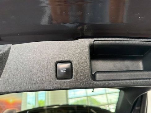 Certified 2024 Ford Escape Platinum AWD/4WD image 9