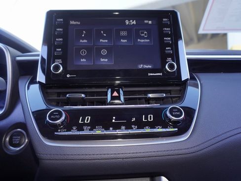 Certified 2022 Toyota Corolla Cross XLE image 18