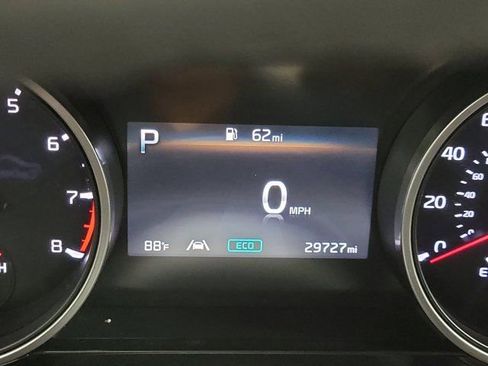 Used 2024 Kia Carnival EX FWD image 29