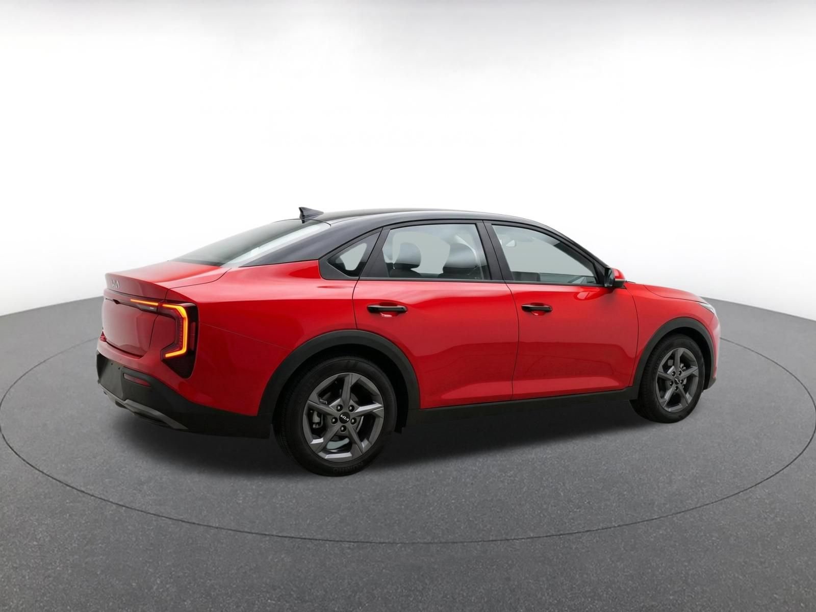 Used 2025 Kia K4 FWD image 8