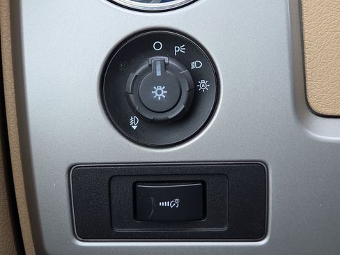 Used 2012 Ford F150 Lariat w/ Lariat Chrome Pkg image 21