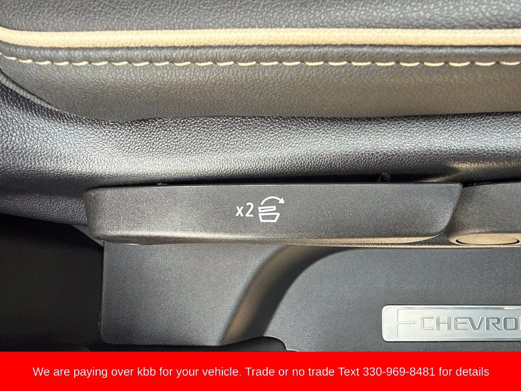 Used 2025 Chevrolet Tahoe Premier AWD/4WD image 41