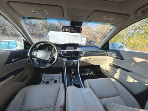 Used 2014 Honda Accord Touring image 12