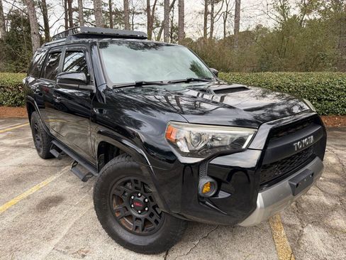 Used 2018 Toyota 4Runner TRD Off-Road image 11