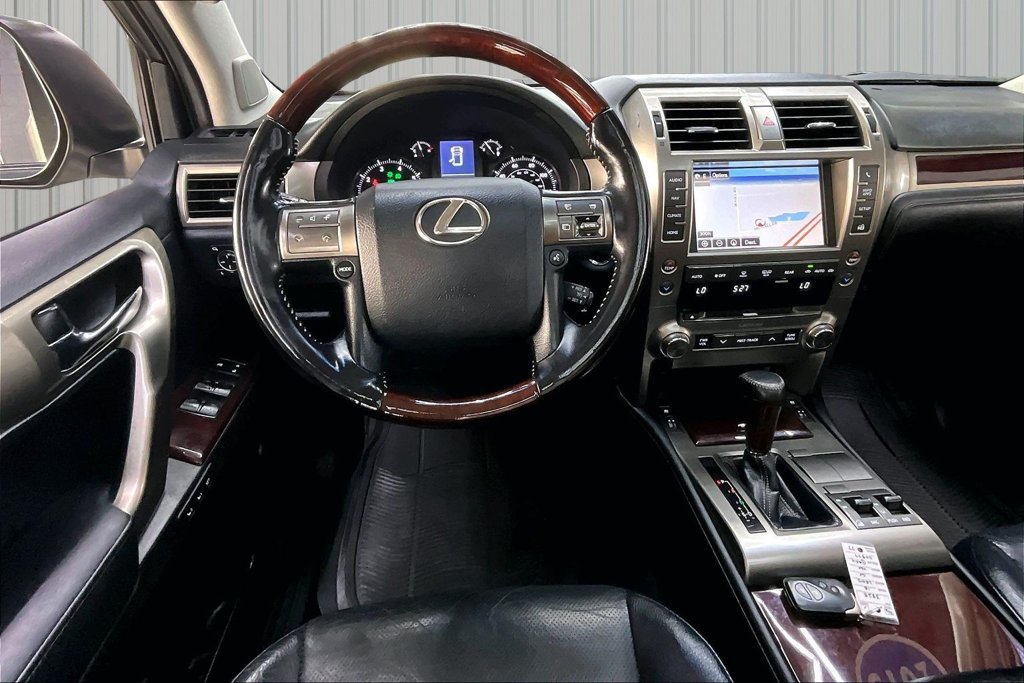 Used 2015 Lexus GX 460 w/ Premium Package AWD/4WD image 8