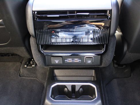 Used 2025 Jeep Wagoneer Series II w/ Premium Group I AWD/4WD image 29