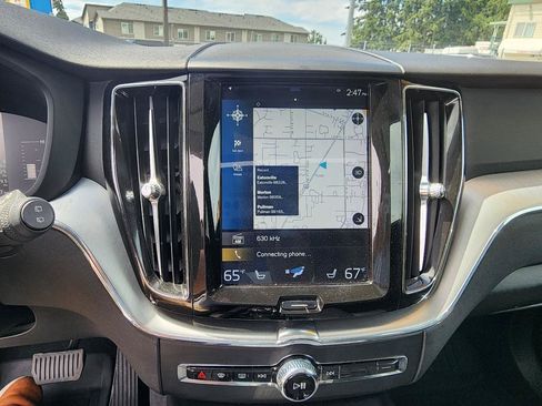 Used 2019 Volvo XC60 T5 Momentum w/ Premium Package AWD/4WD image 21