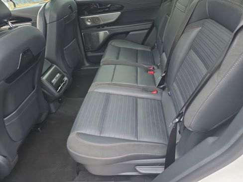 Used 2024 Lincoln Nautilus Reserve w/ Equipment Group 203A image 7