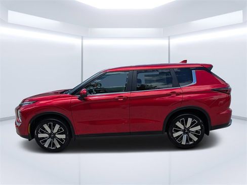 New 2025 Mitsubishi Outlander SE image 6