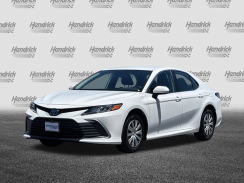 Used 2022 Toyota Camry LE FWD image 9