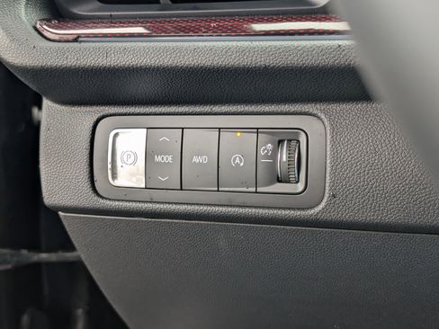 New 2026 Chevrolet Traverse Z71 w/ LPO, Floor Liner Package image 21