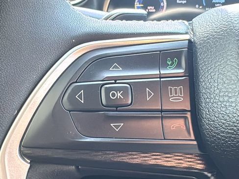 Used 2023 Jeep Grand Cherokee L Laredo AWD/4WD image 13