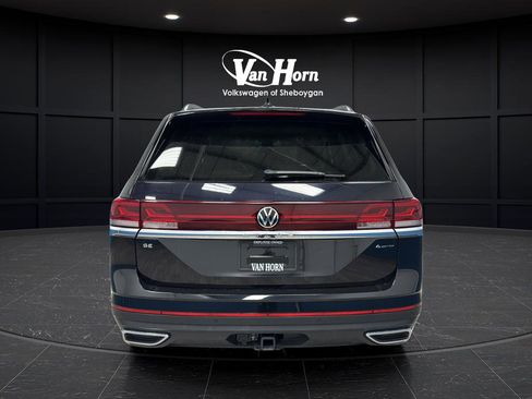 Used 2024 Volkswagen Atlas SE w/ Black Wheel Package AWD/4WD image 4