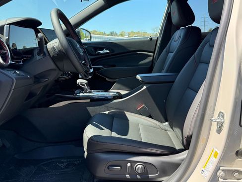 New 2026 Chevrolet Trax RS FWD image 40