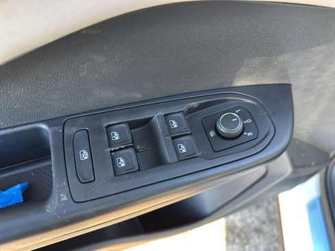 New 2026 Volkswagen Taos SE AWD/4WD image 17