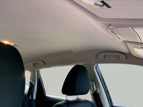 Used 2018 Nissan Rogue S AWD/4WD image 14