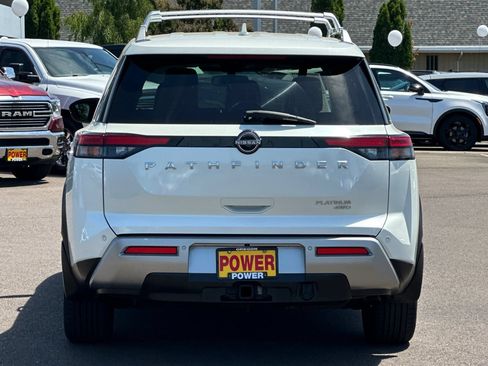 Used 2022 Nissan Pathfinder Platinum AWD/4WD image 5