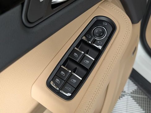 New 2026 Porsche Macan AWD/4WD image 25