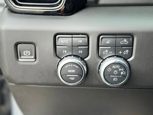 Used 2023 GMC Sierra 1500 AT4 w/ AT4 Preferred Package AWD/4WD image 20