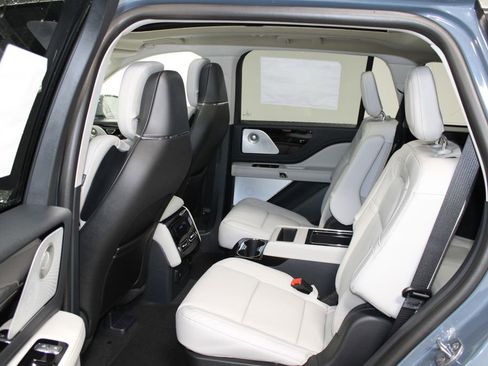 New 2026 Lincoln Aviator Reserve image 25