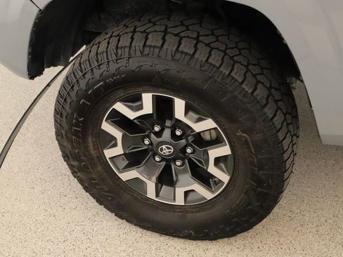 Used 2021 Toyota Tacoma SR5 RWD image 32