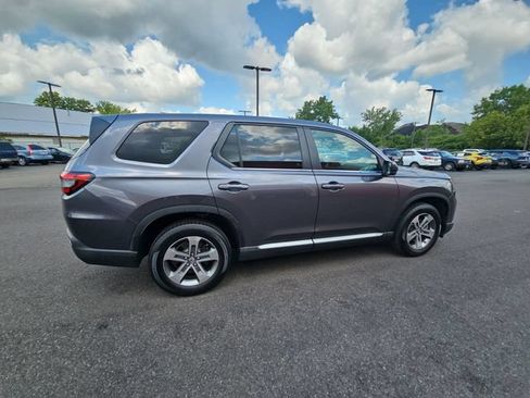 Used 2025 Honda Pilot EX-L image 10