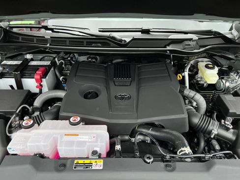 New 2026 Toyota Tundra Limited AWD/4WD image 9