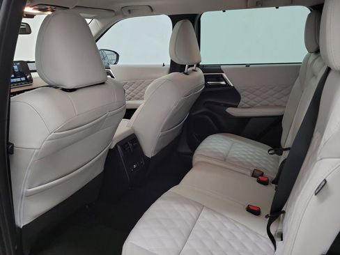 Used 2023 Mitsubishi Outlander SEL image 15