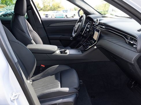 New 2025 Maserati Grecale GT image 46