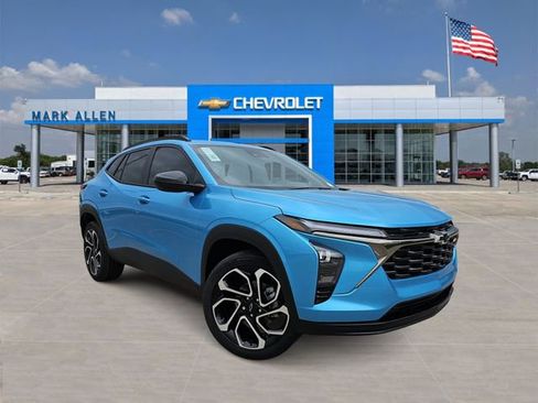 New 2026 Chevrolet Trax RS w/ Sunroof Package FWD image 1