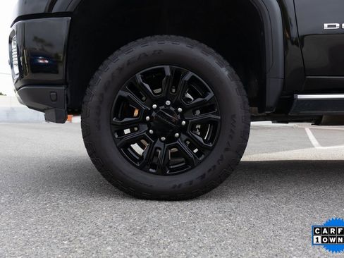 Used 2022 GMC Sierra 2500 Denali w/ Denali Black Diamond Edition image 7