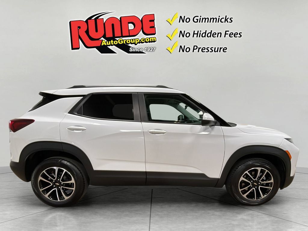 Used 2025 Chevrolet TrailBlazer LT AWD/4WD image 7