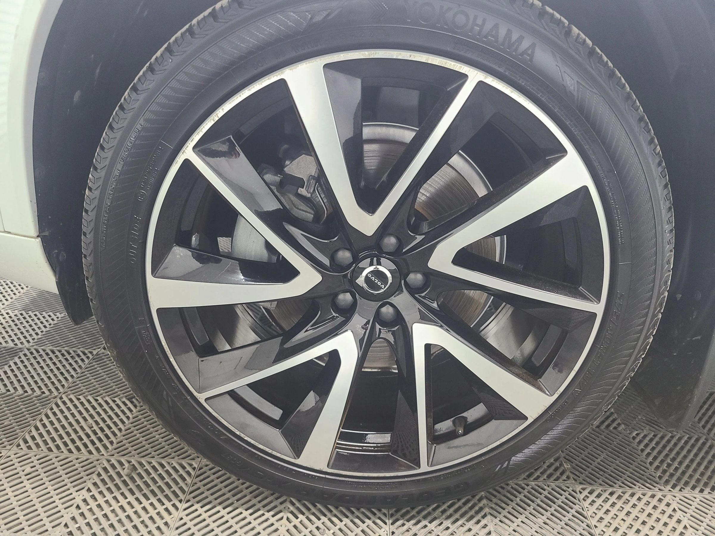 Used 2020 Volvo XC90 T6 Momentum AWD/4WD image 15