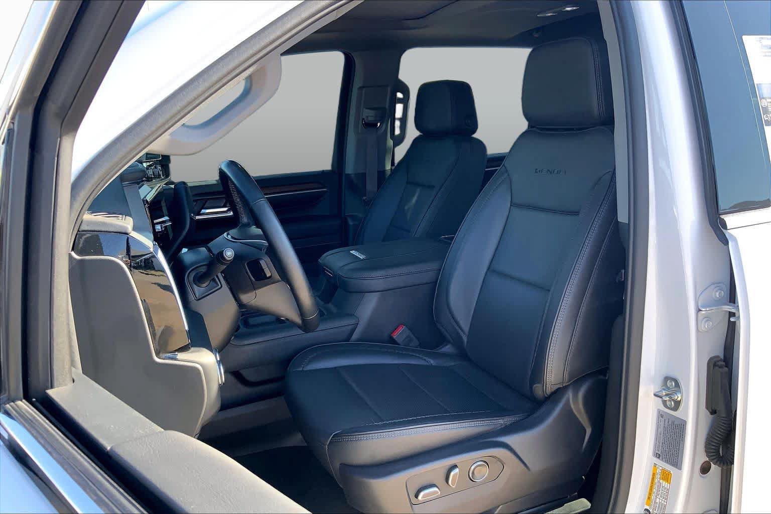 Certified 2025 GMC Sierra 2500 Denali w/ Denali Reserve Package AWD/4WD image 7