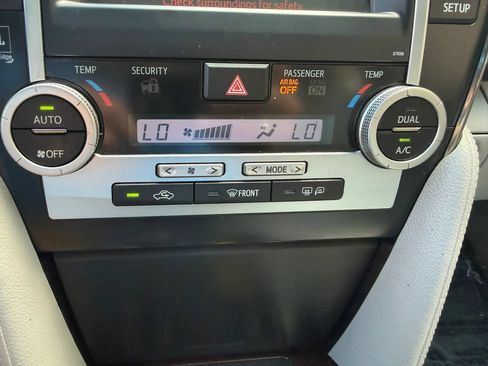 Used 2012 Toyota Camry XLE FWD image 20