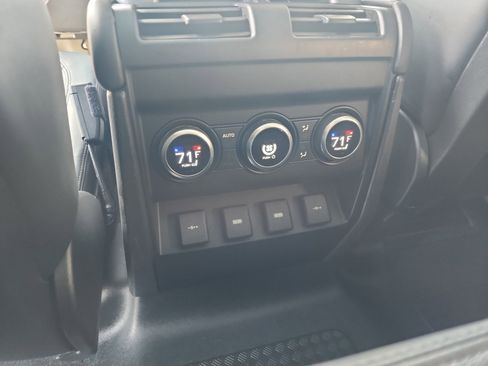 Used 2020 Land Rover Defender 110 HSE image 28