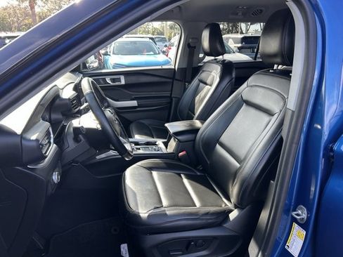 Used 2022 Ford Explorer XLT w/ Equipment Group 202A image 14