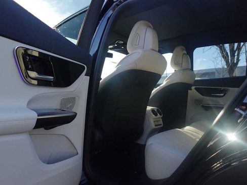 Used 2026 Mercedes-Benz GLC 300 4MATIC image 34