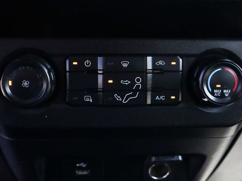 Used 2021 Ford F550 2WD Crew Cab Super Duty image 35