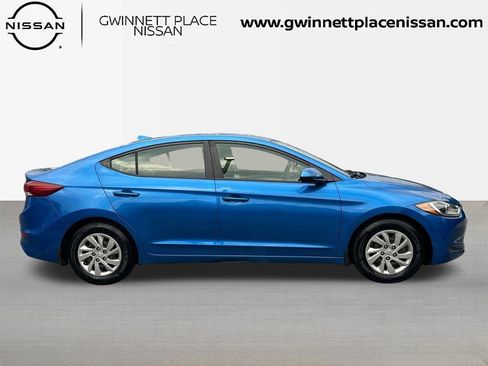 Used 2017 Hyundai Elantra SE image 4