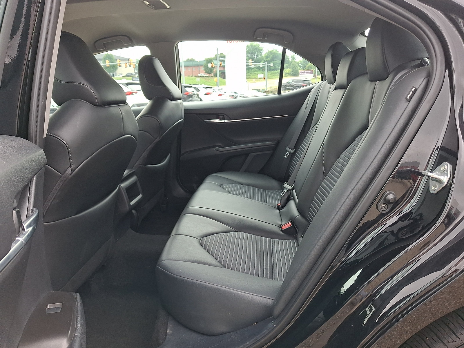 Used 2024 Toyota Camry SE FWD image 10