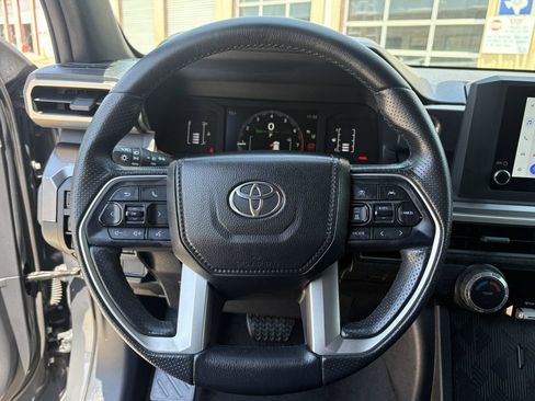 Used 2025 Toyota 4Runner SR5 RWD image 15