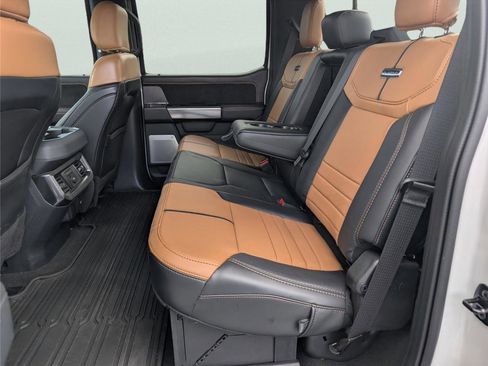 Used 2024 Ford F250 Platinum w/ FX4 Off-Road Package AWD/4WD image 32