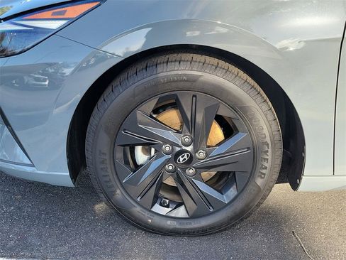 Used 2022 Hyundai Elantra SEL image 5