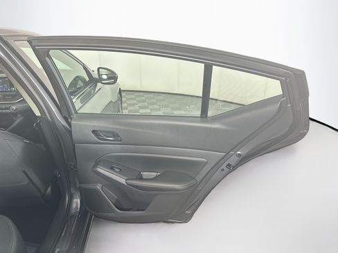 Used 2024 Nissan Altima 2.5 SV FWD image 27
