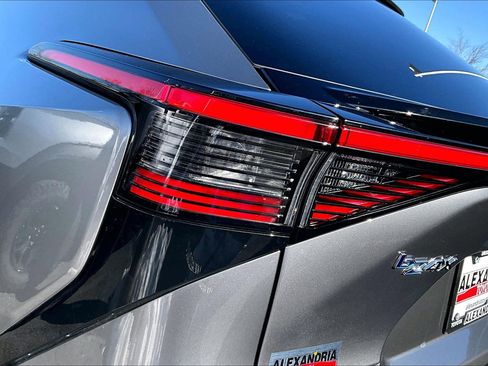 Used 2025 Toyota bZ4X AWD w/ Weather Package image 27