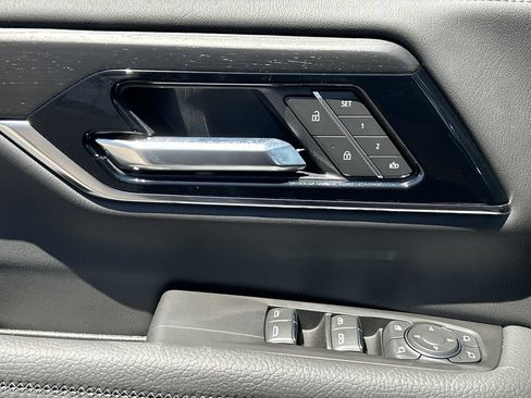 New 2026 GMC Yukon Denali w/ Denali Reserve Package AWD/4WD image 24