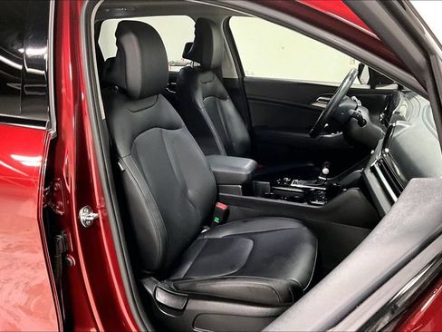 Used 2025 Kia Sportage SX FWD image 9