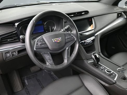 Used 2023 Cadillac XT5 Luxury image 7