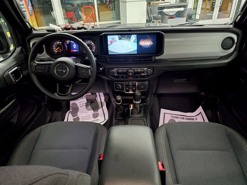 Used 2025 Jeep Wrangler Unlimited Sport AWD/4WD image 31